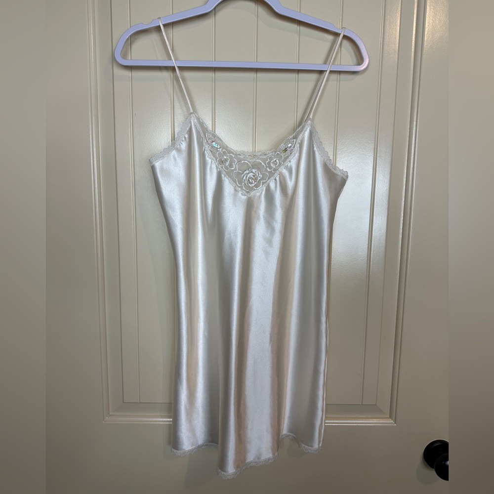 Vintage Lady Manhattan cream Lace Trim Full Slip Size M USA‎ Pin Up Sexy